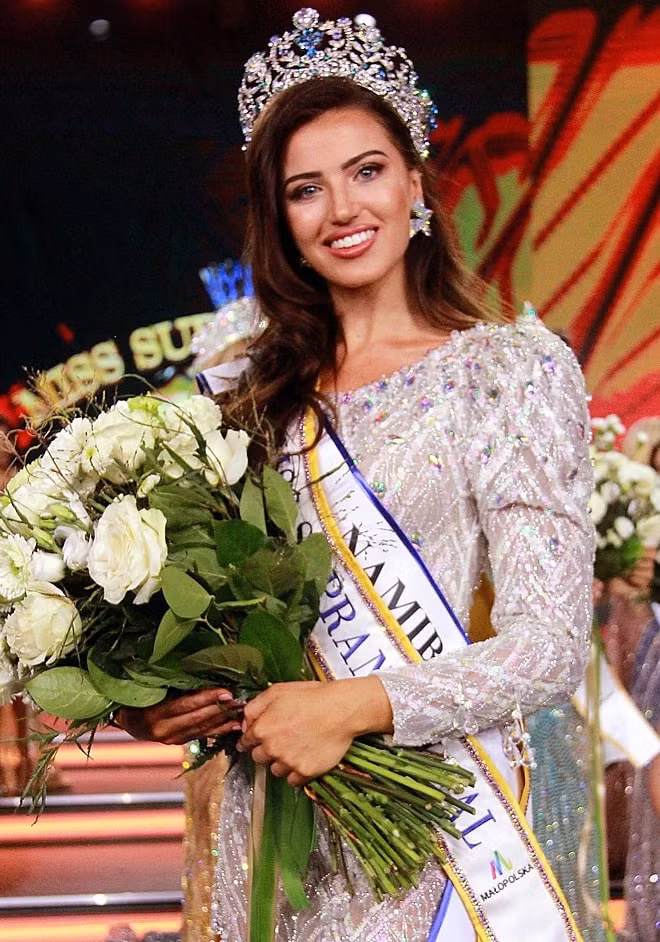 chiem nguong 12 hoa hau trong lich su cac cuoc thi miss supranational hinh 12