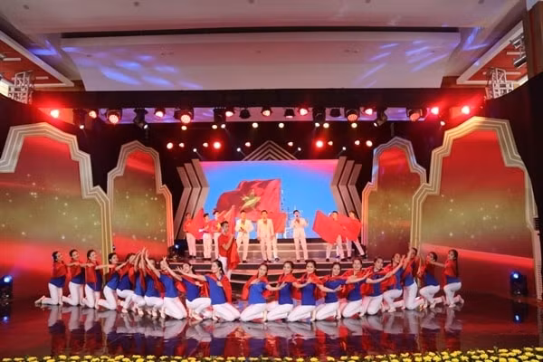 hang loat chuong trinh ky niem 75 nam ngay thuong binh liet si hinh 2