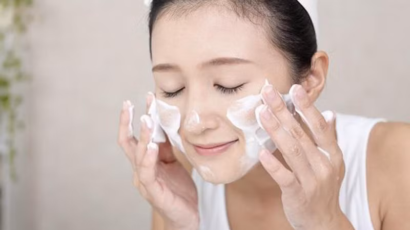 bi quyet skincare giup da cang bong men min hinh 1