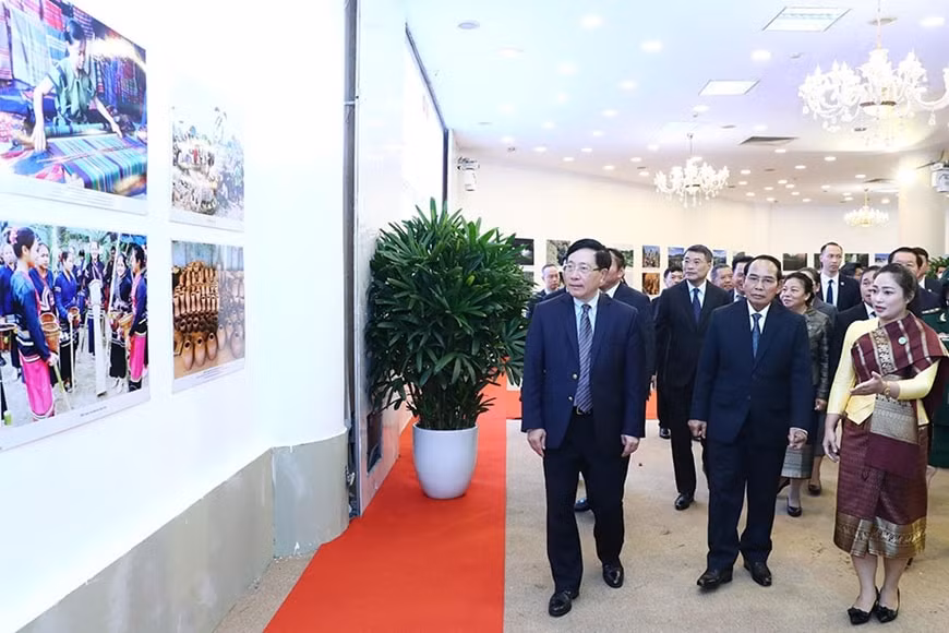 khai mac trien lam anh tinh huu nghi lao viet nam doi doi ben vung hinh 2