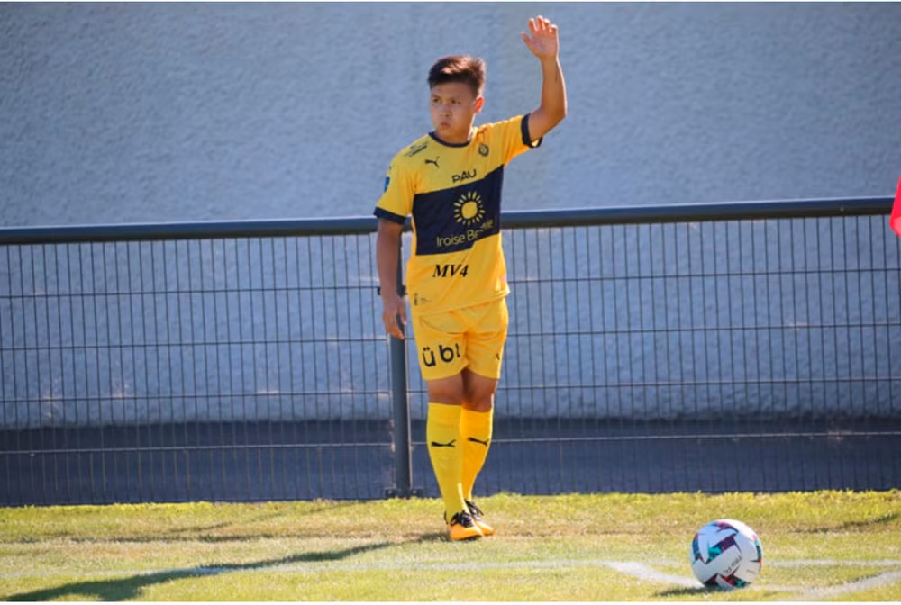 tien ve quang hai suyt ghi ban trong tran thua dang tiec cua pau fc hinh 2