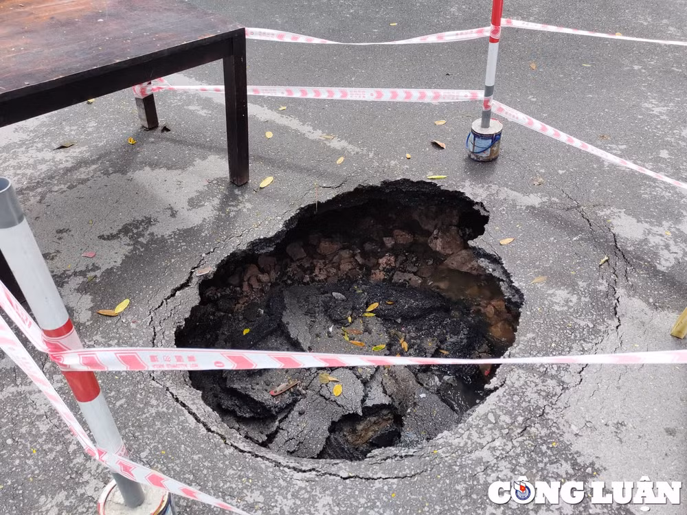 ha noi ho tu than sau gan 1m xuat hien giua nga tu hinh 1