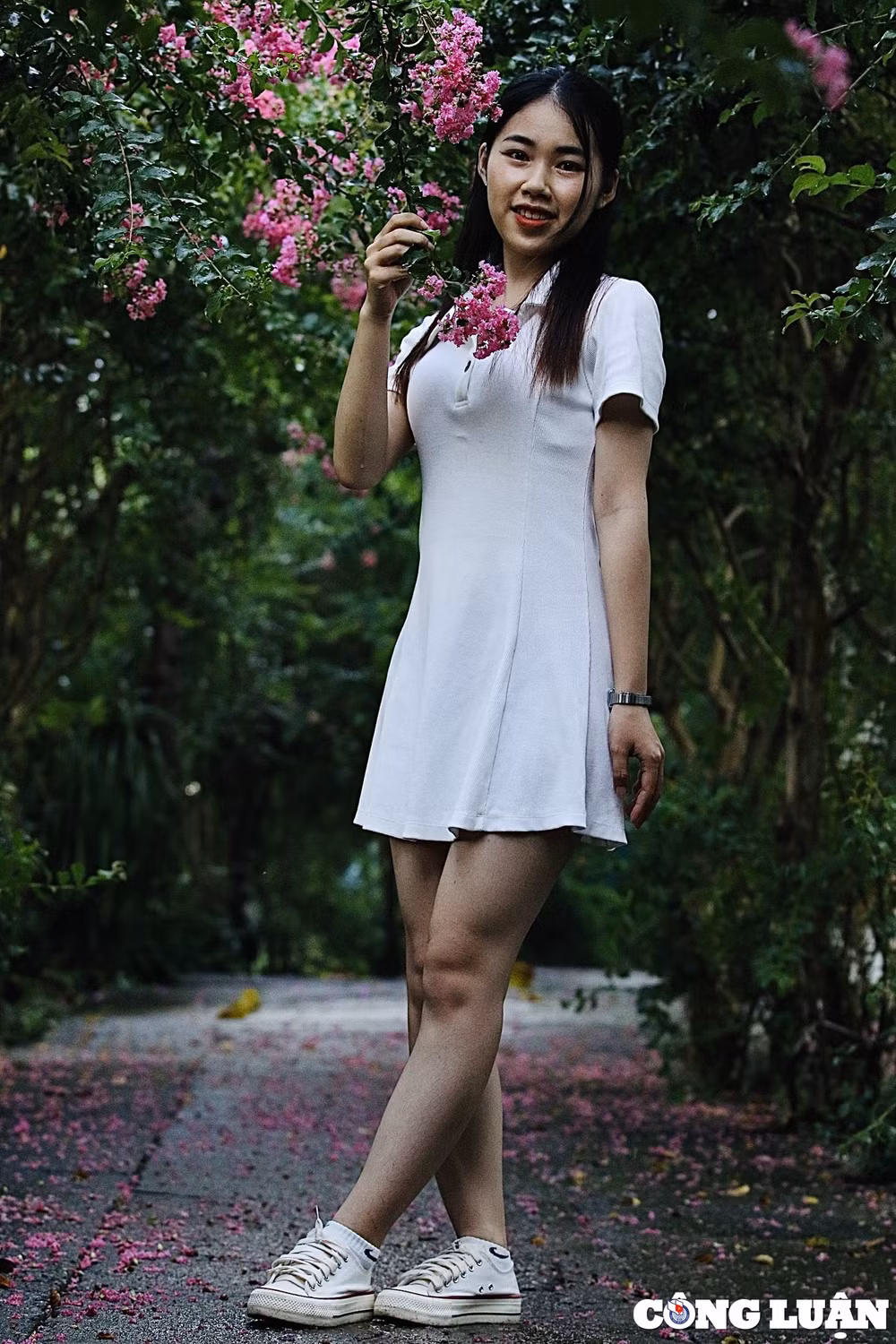 man nhan voi con duong hoa tuong vi dep nhu trong co tich o ha noi hinh 14