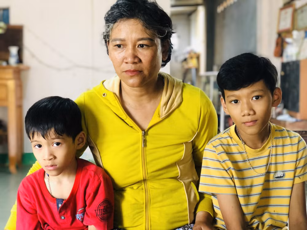chong mat nguoi vo ung thu gang guong tung ngay nuoi hai con nho hinh 1