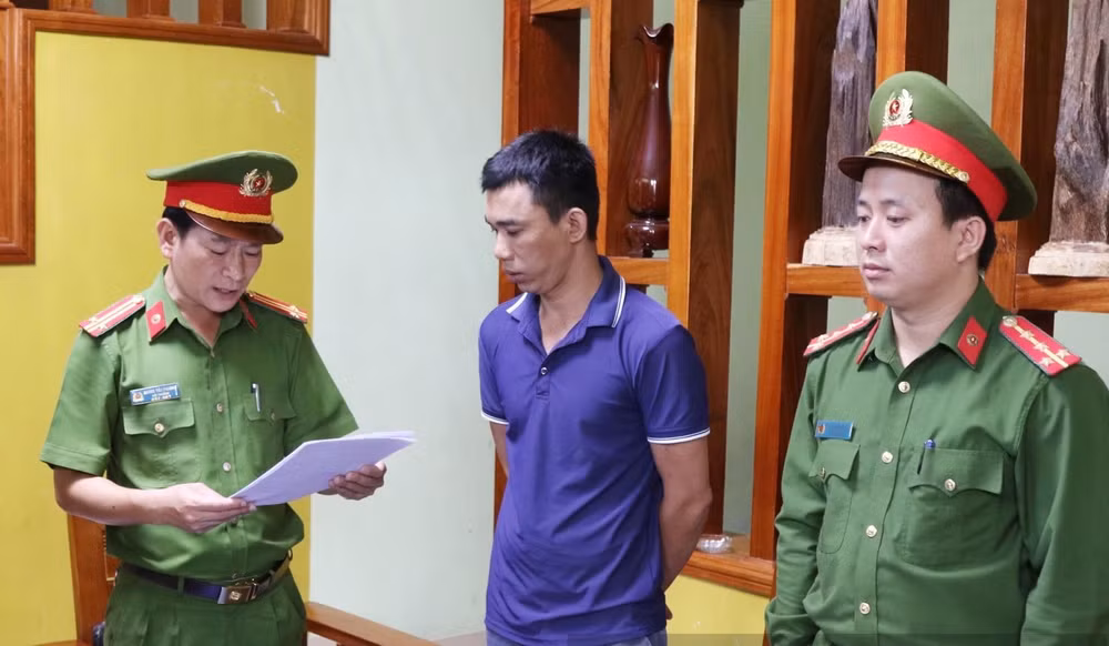 bat doi tuong lien thu voi vo lap doanh nghiep buon ban hoa don trai phep hinh 1