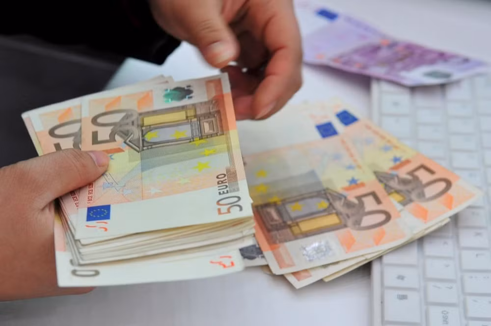 xuat hien dau co dong euro tai cho den bat ngo tang gia chuyen gia canh bao hinh 1