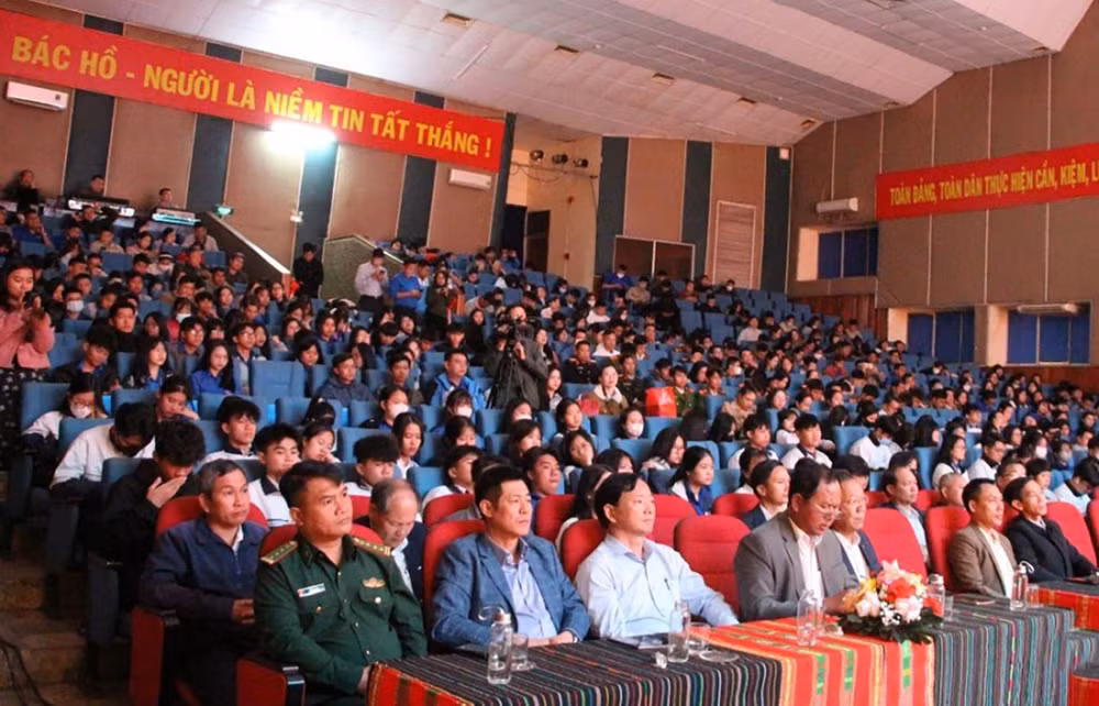 dak lak nhieu hoat dong y nghia chao mung 50 nam chien thang buon ma thuot hinh 1