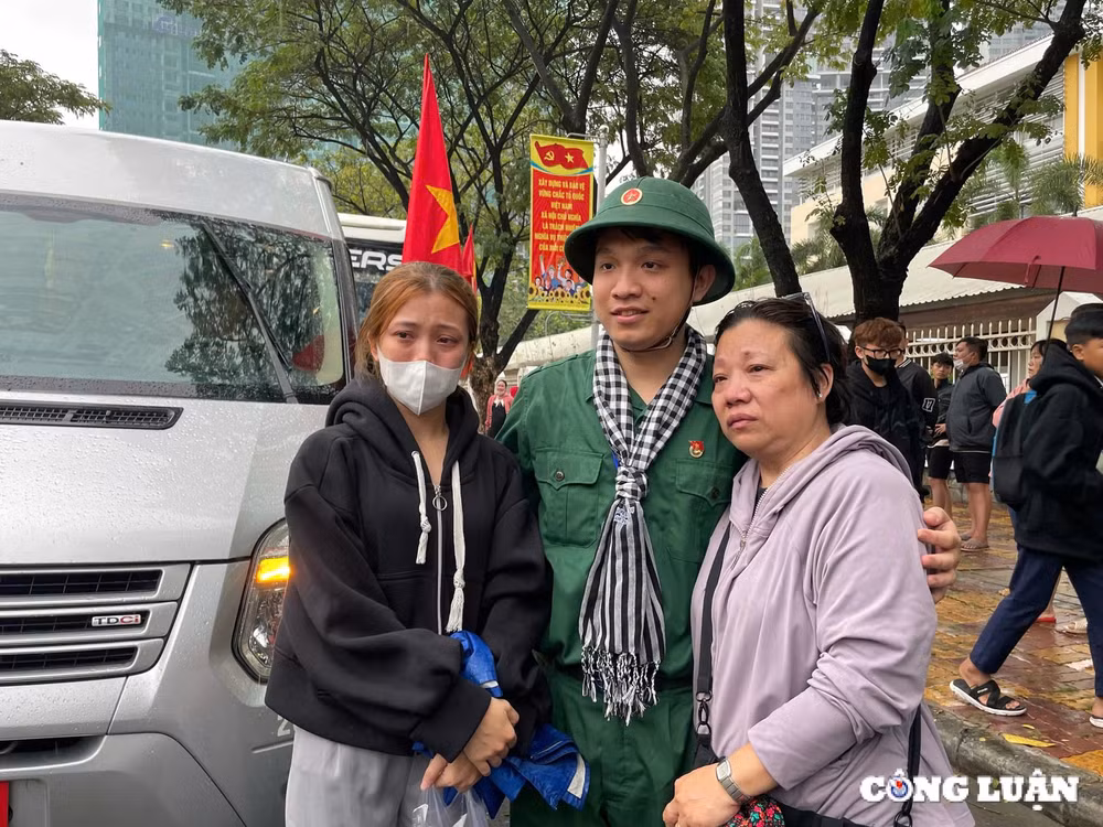 tp hcm hon 4000 thanh nien len duong nhap ngu hinh 9