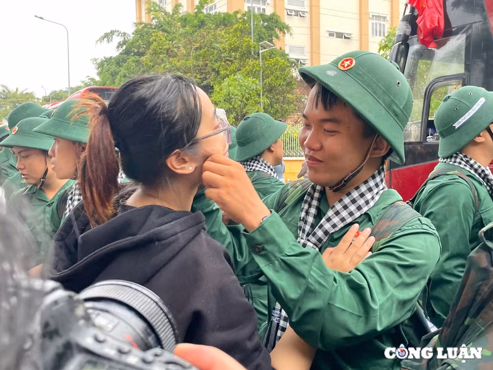 tp hcm hon 4000 thanh nien len duong nhap ngu hinh 8