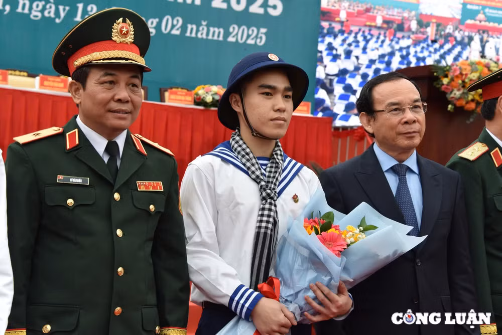 tp hcm hon 4000 thanh nien len duong nhap ngu hinh 4