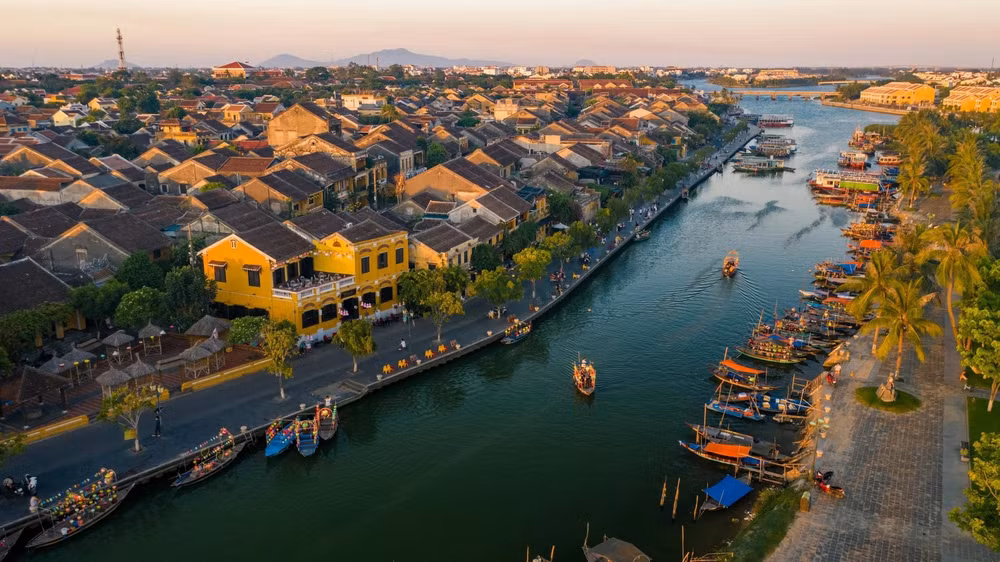hoi an vao top nhung diem den lang man nhat the gioi mua valentine hinh 1