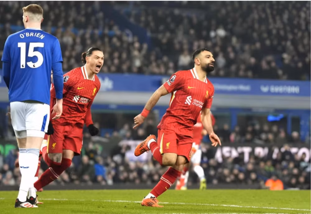 doi cong kich tinh liverpool hoa tiec nuoi truoc everton tren san nha hinh 1