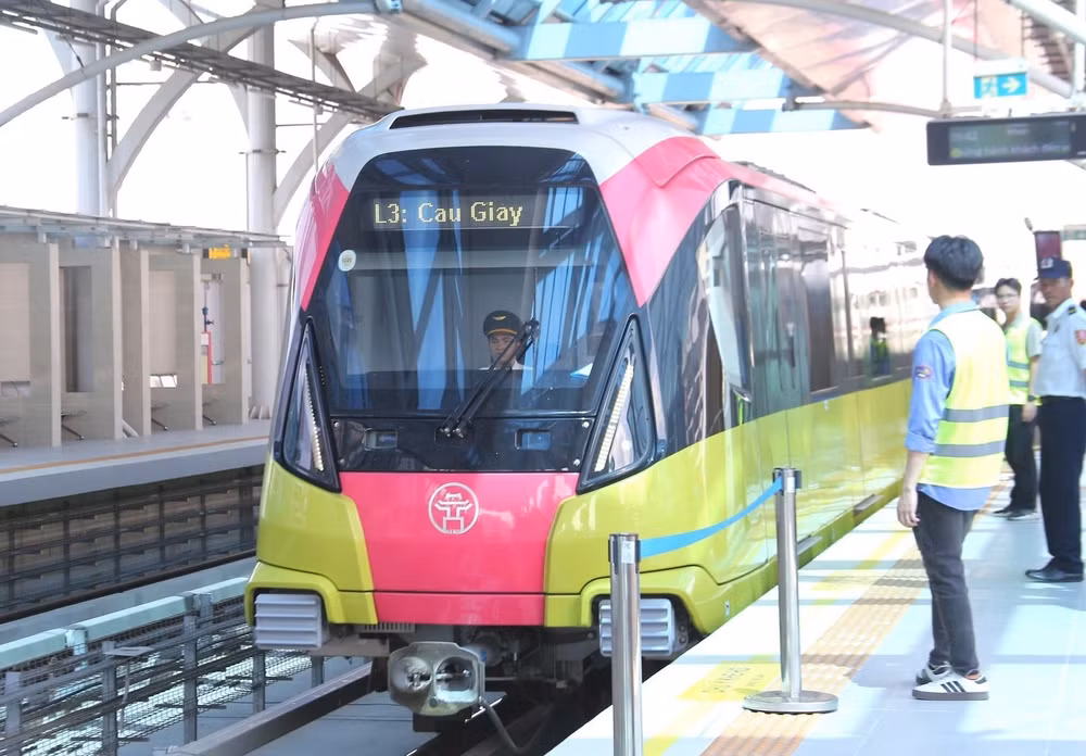 metro nhon ga ha noi da phuc vu gan 34 trieu khach hinh 1