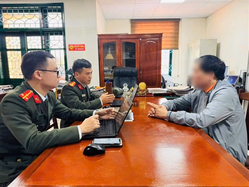 cong an lam viec voi hoi nhom zalo bao chot canh sat giao thong hinh 1