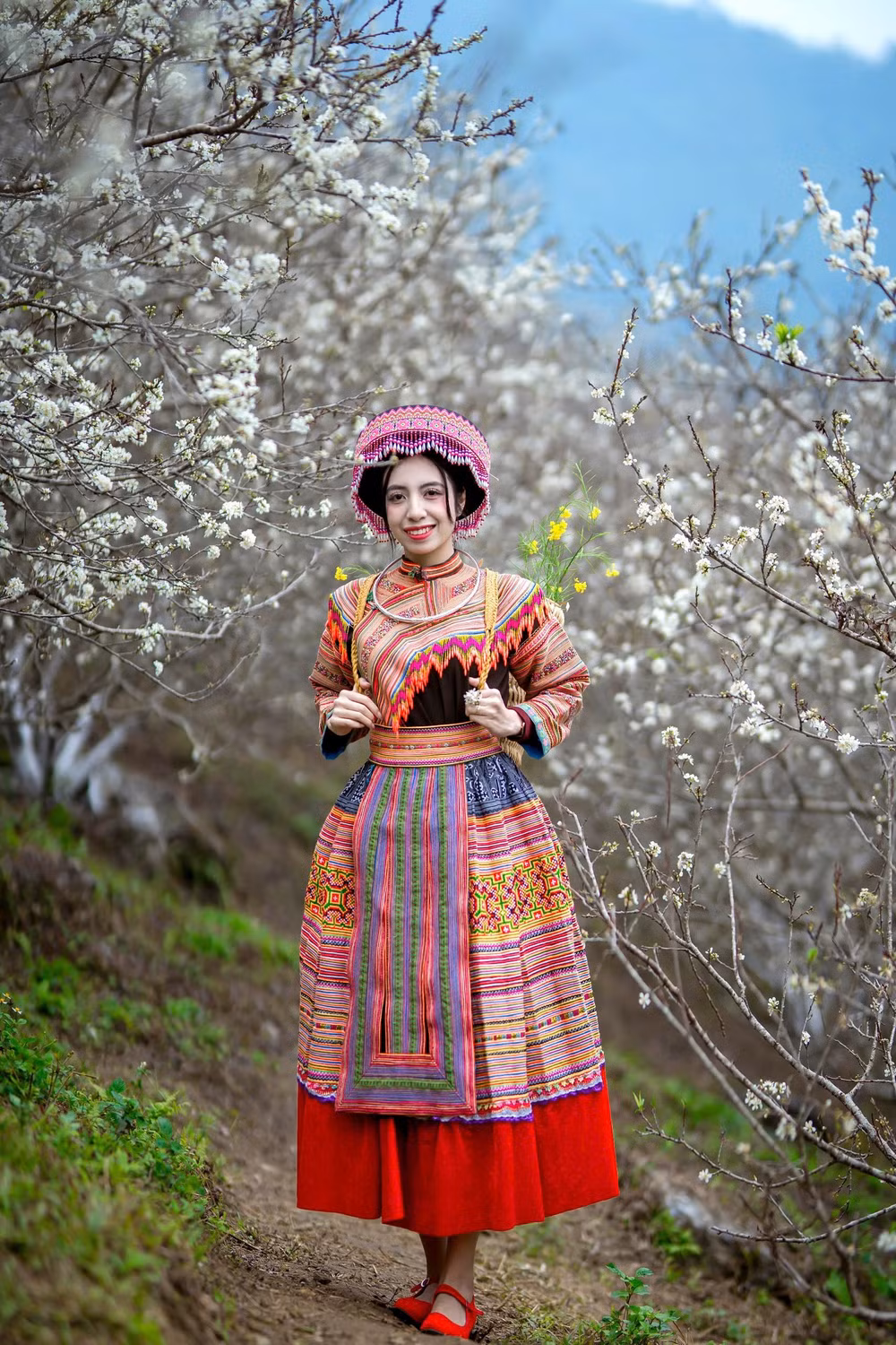 gioi tre tuyen quang tha dang ben khong gian vuon man tuyet dep hinh 4