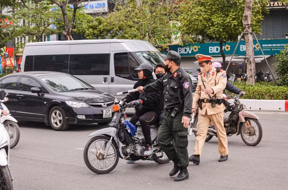 ha noi 10 to cong tac dac biet xu ly hon 37500 vi pham giao thong hinh 1