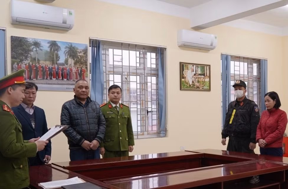 bat tam giam mot pho chu tich ubnd xa tai bac kan vi chiem doat tai san cua nha nuoc hinh 1