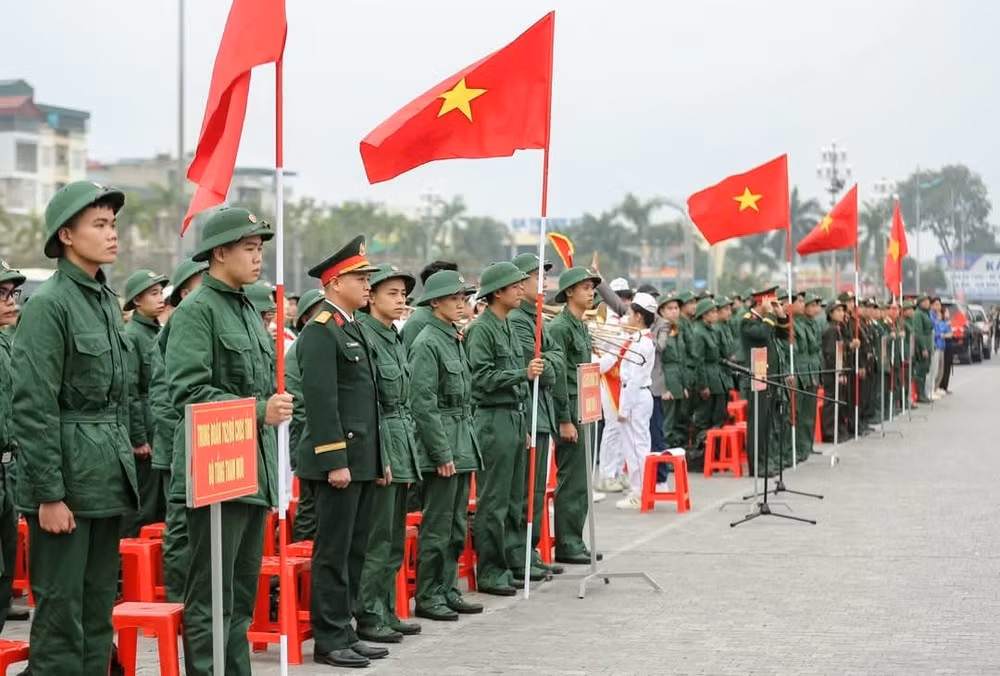 hon 4000 thanh nien tinh thanh hoa len duong nhap ngu hinh 1