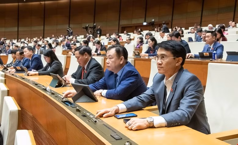 quoc hoi bieu quyet thong qua luat ban hanh van ban quy pham phap luat sua doi hinh 5