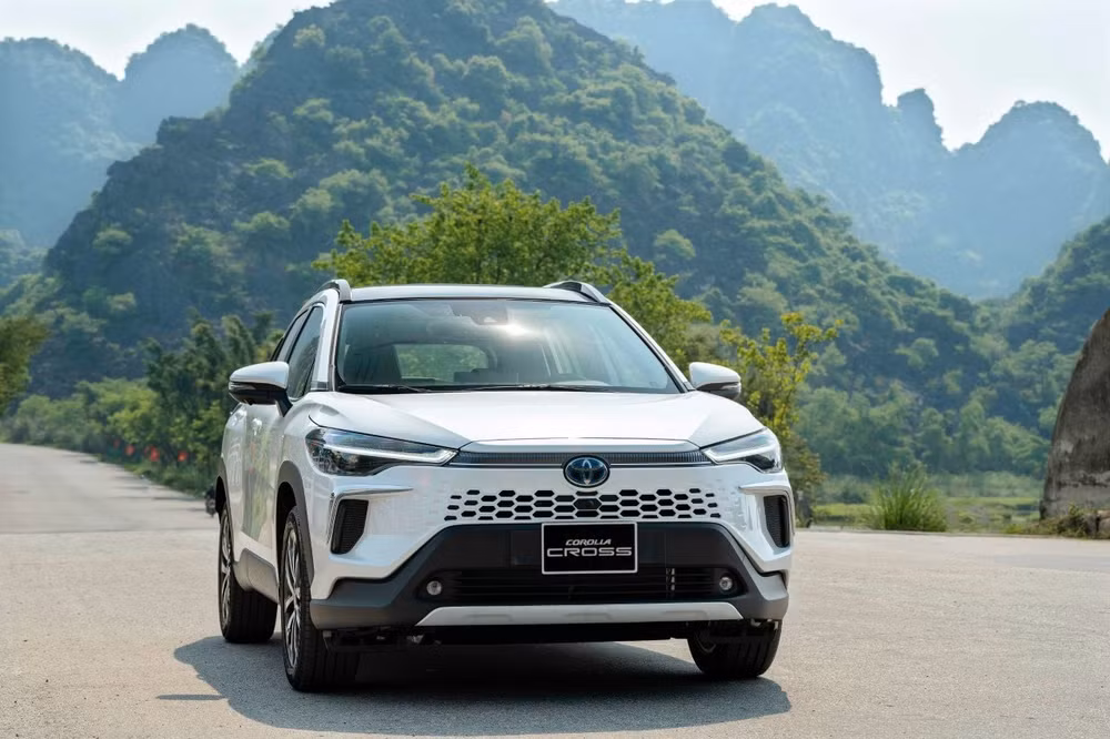 o to hybrid ngay cang duoc long khach viet hinh 1