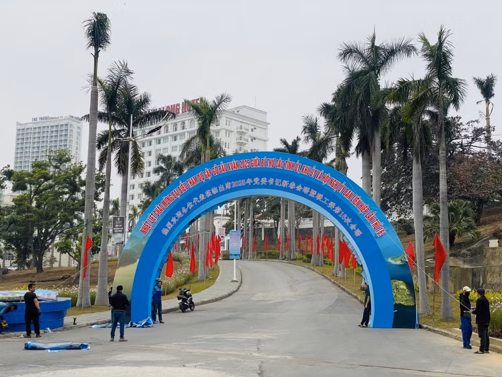 quang ninh san sang cho chuong trinh gap go dau xuan 2025 giua bi thu cac tinh uy khu uy hinh 1