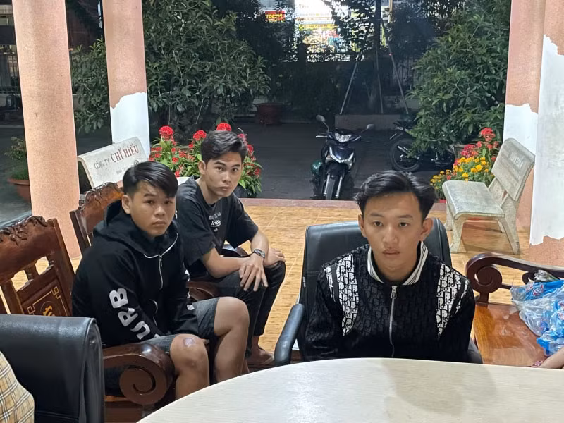 nhom doi tuong cuop xe bo tron sau khi dung hung khi chem nguoi bat thanh hinh 1