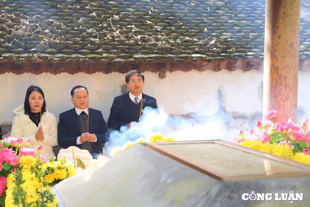 khai mac le hoi den vua mai 2025 tuong nho cong duc va phat huy gia tri van hoa truyen thong hinh 9