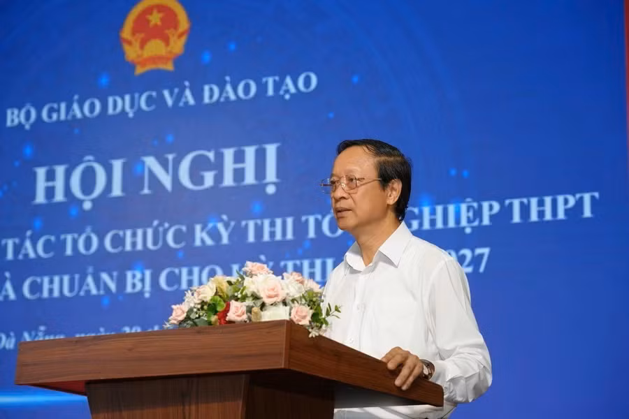 thu-truong-pham-ngoc-thuong-hoi-nghi-thi.jpg