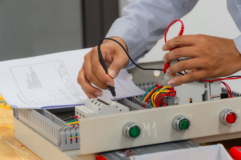 Các môn học định hướng nghề nghiệp gồm Vật lý, Công nghệ hoặc Địa lý, tùy theo từng nhóm ngành, nghề. Ảnh: HNIVC 797672426-2660084697739820-7339243072084106465-n.jpg