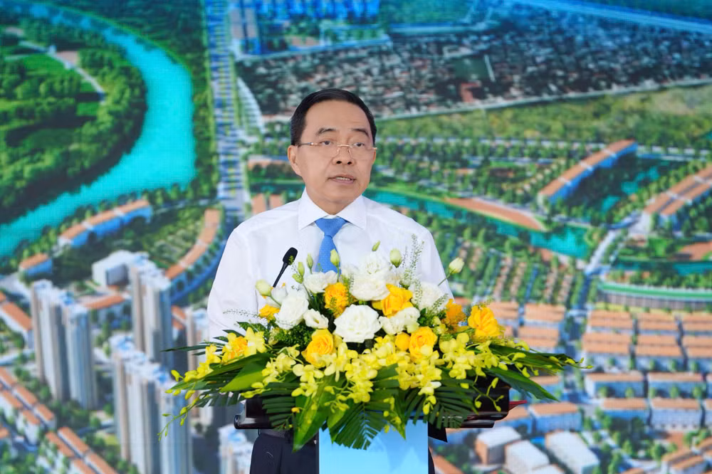 pham-thieu-hoa.jpg
