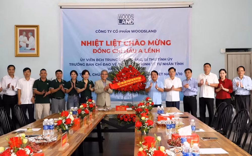 chuc-mung-cty-wood.jpg