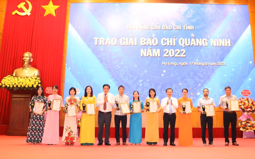 quang ninh phat huy vai tro cua bao chi truyen thong hinh 2