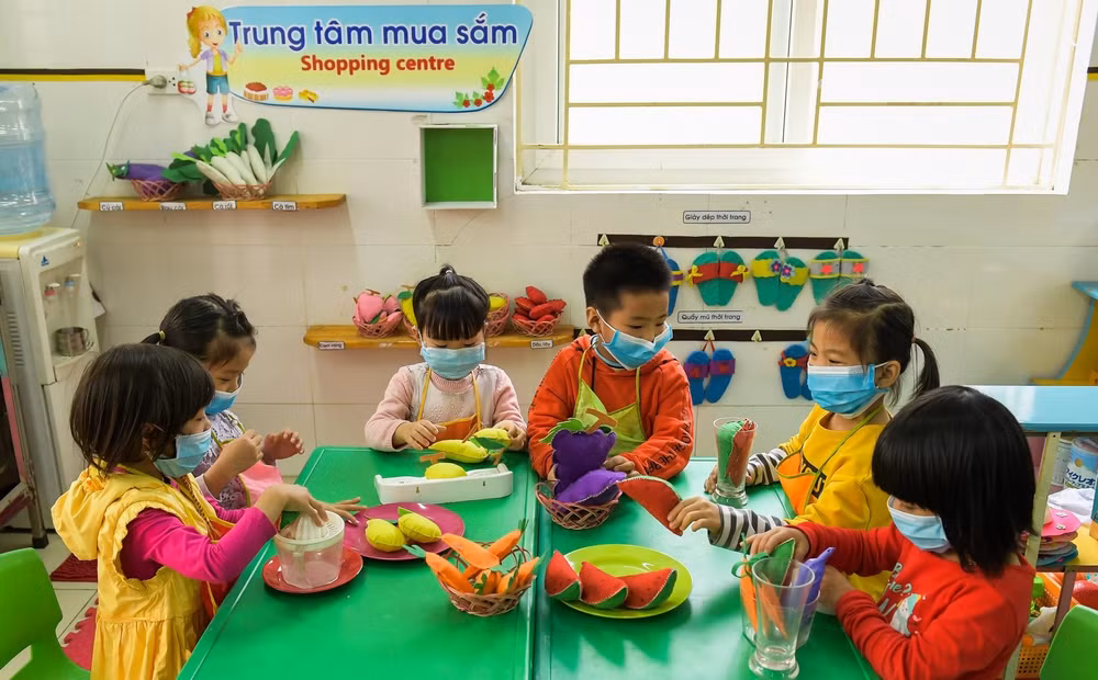 tre em mau giao di hoc truong ngoai cong lap dang giam hinh 1