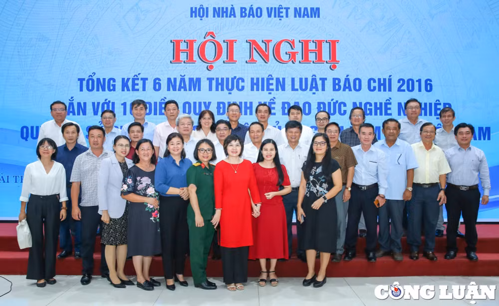 xu ly nghiem nguoi lam bao vi pham dao duc quy tac su dung mang xa hoi hinh 6