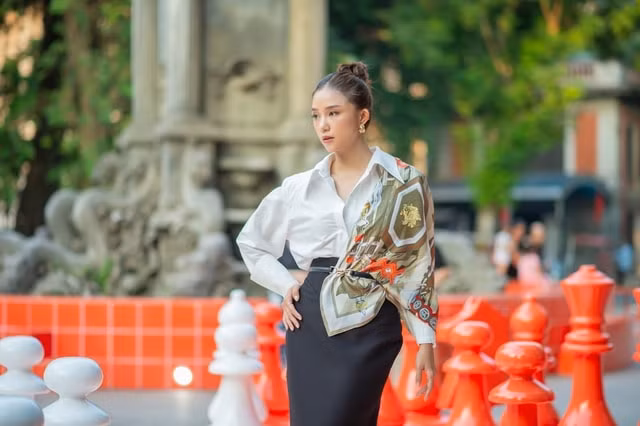 ngap troi sao tai kiosk le monde dhermes thuy tien tieu vy khoe sac quynh anh shyn salim bat mode quy phai hinh 5