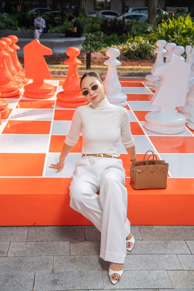ngap troi sao tai kiosk le monde dhermes thuy tien tieu vy khoe sac quynh anh shyn salim bat mode quy phai hinh 11