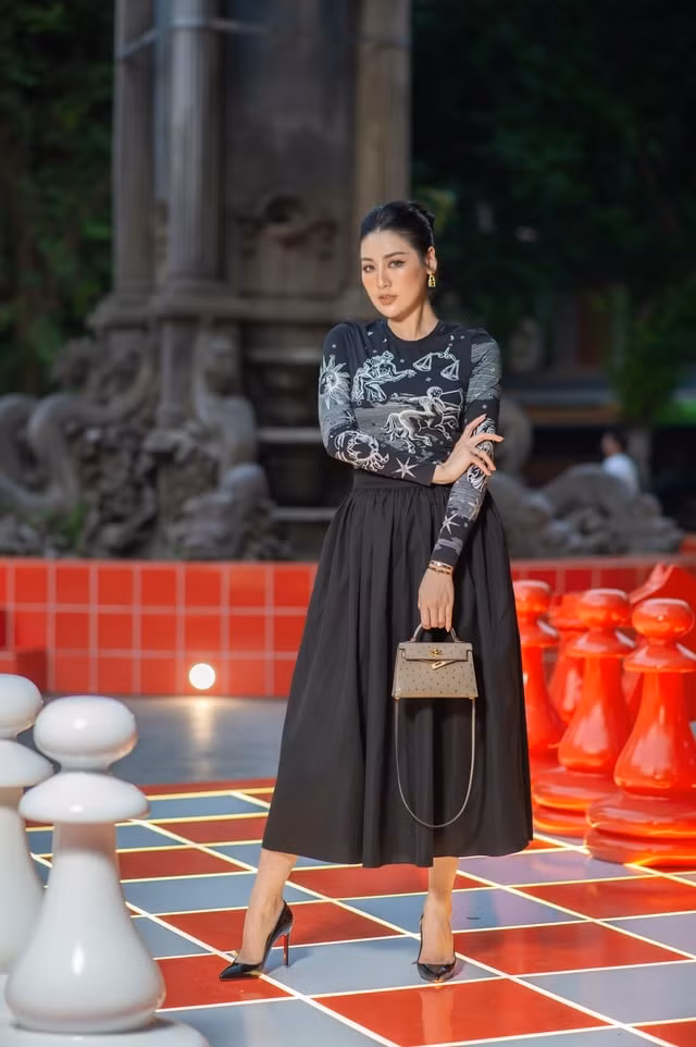 ngap troi sao tai kiosk le monde dhermes thuy tien tieu vy khoe sac quynh anh shyn salim bat mode quy phai hinh 7