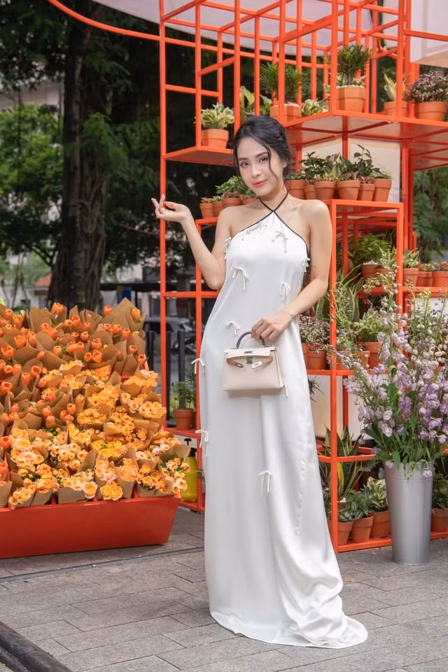 ngap troi sao tai kiosk le monde dhermes thuy tien tieu vy khoe sac quynh anh shyn salim bat mode quy phai hinh 10