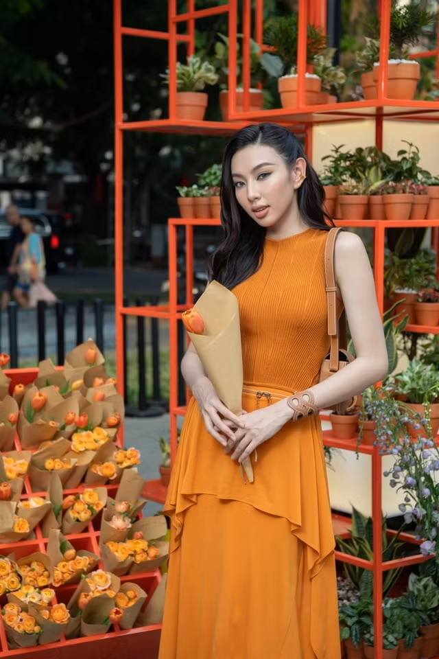 ngap troi sao tai kiosk le monde dhermes thuy tien tieu vy khoe sac quynh anh shyn salim bat mode quy phai hinh 1