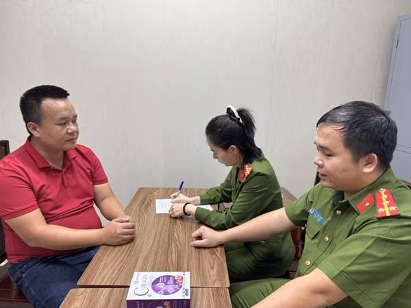 tam giu hinh su 4 doi tuong trong duong day lam gia hon 60000 thuc pham chuc nang hinh 2