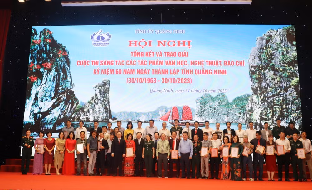 quang ba hinh anh dat va nguoi quang ninh trong 60 xay dung va phat trien hinh 2