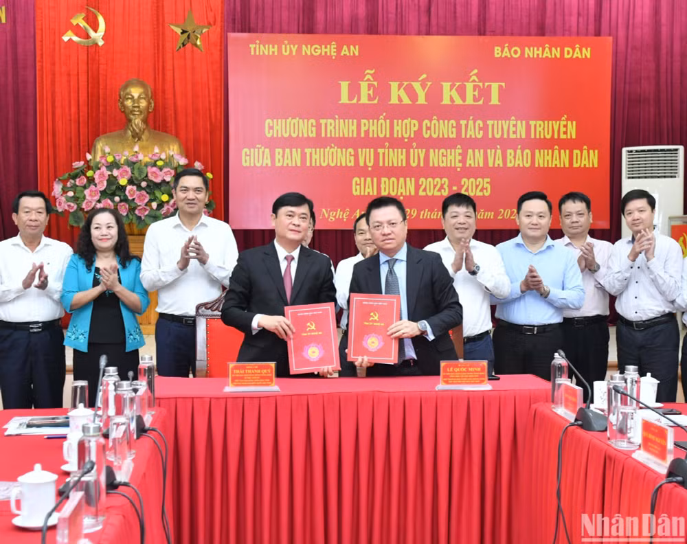 bao nhan dan tuyen truyen khoi day quyet tam no luc phat trien kinh te xa hoi tinh nghe an hinh 2