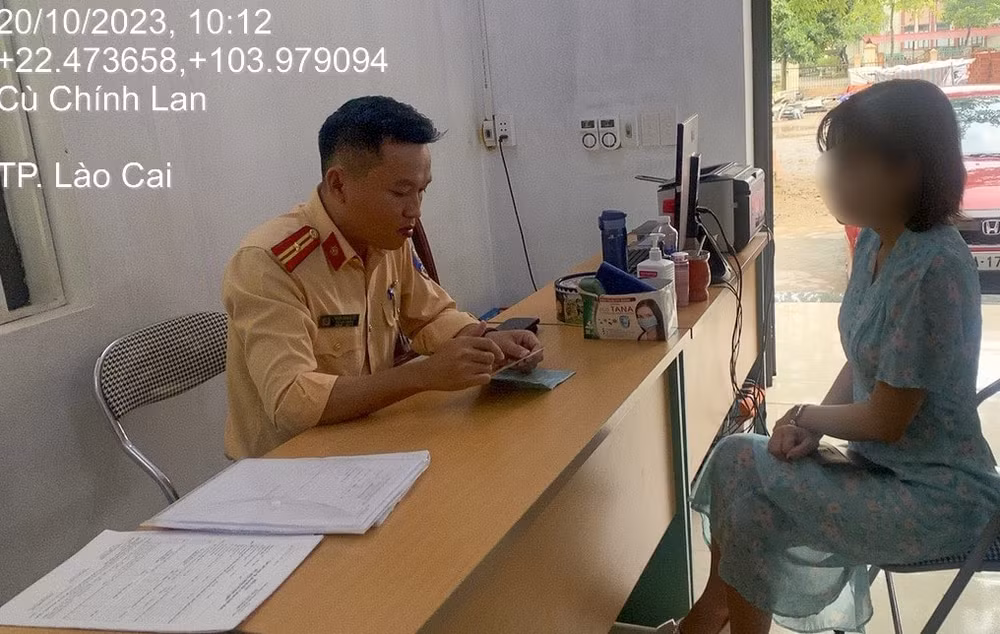 xu phat nu tai xe di nguoc chieu tren cao toc noi bai lao cai hinh 1