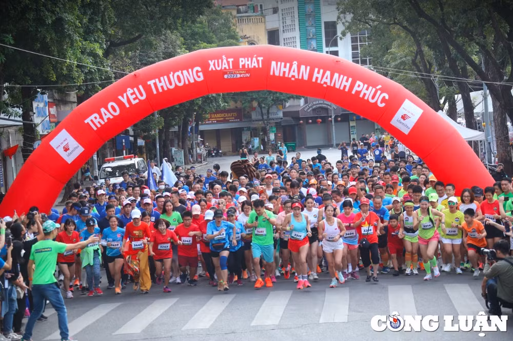 soi dong giai chay mottainai run 2023 giup do cac em nho co hoan canh kho khan hinh 1