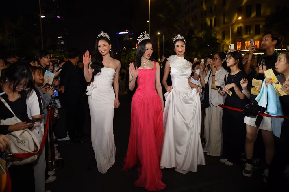 le trao giai mai vang lan thu 30 2024 an tuong hoanh trang va ngap tran su tri an den hang tram nghe si hinh 3