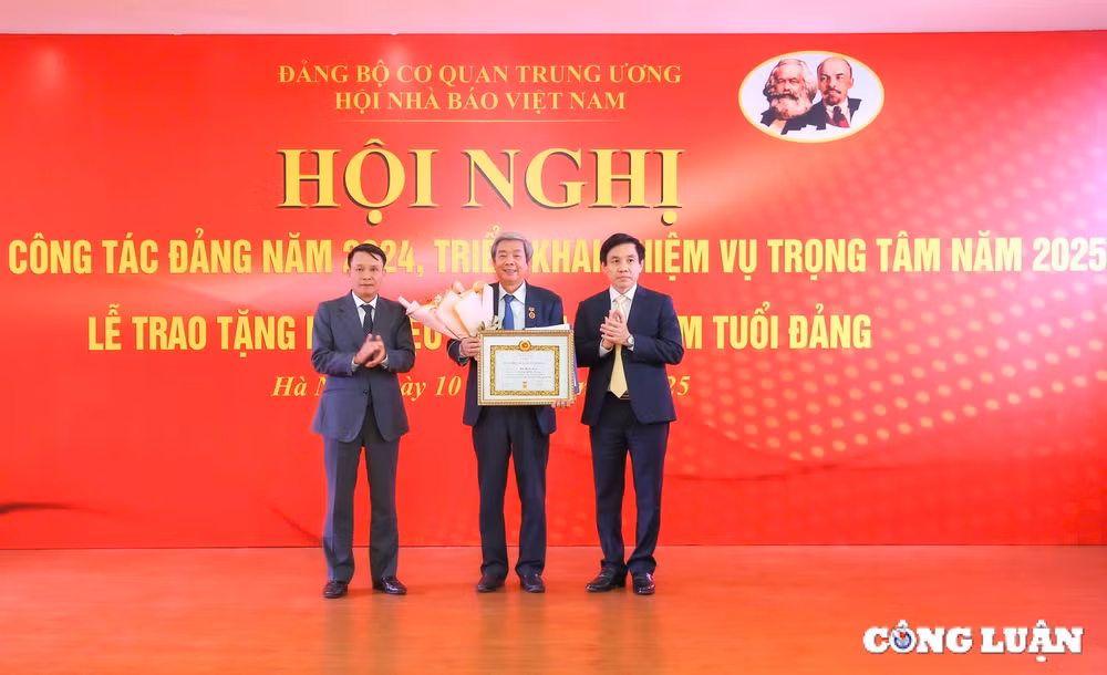 giu gin su doan ket thong nhat trong dang bo la nhiem vu trong tam hinh 1