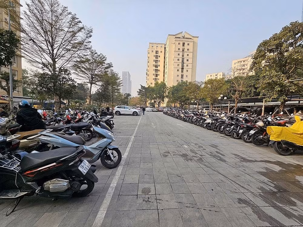 cau giay ha noi yeu cau dinh chi hoat dong bai trong giu xe tai o dat b4 khu do thi nam trung yen hinh 6