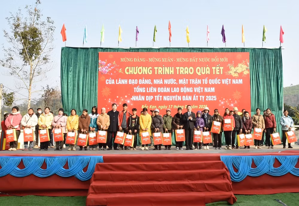 bac kan can quyet tam xoa nha tam nha dot nat tao sinh ke ben vung cho nhan dan hinh 3