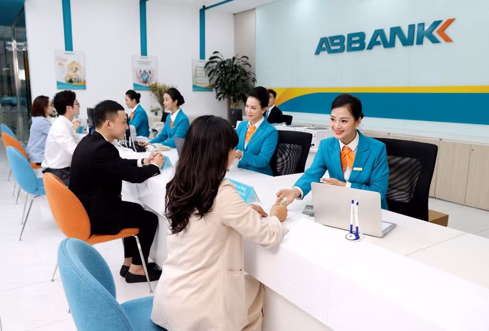 abbank thanh lap uy ban chien luoc phat trien ben vung esg voi vai tro dan dat cua ong vu van tien hinh 3