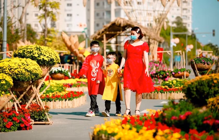 ha noi vao top 10 diem den thu vi dip tet nguyen dan 2025 hinh 1